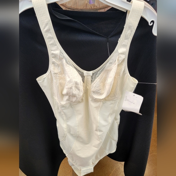 NEW ANITA comfort Clara Art corselet in champagne - Picture 6 of 10